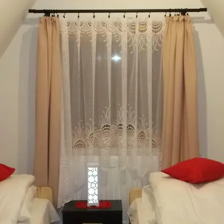 Lejowka Apartment *