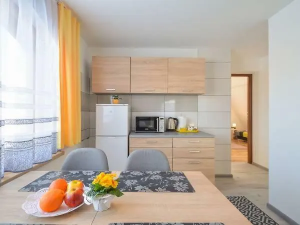 Lejowka Apartment *